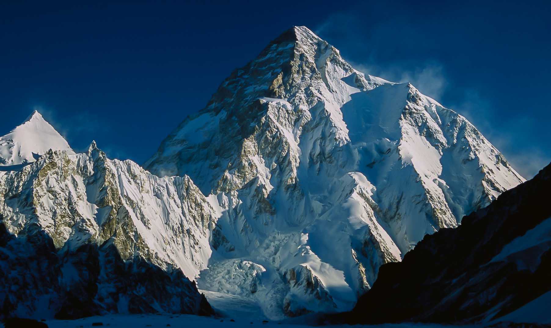 Climbing Pakistan Explorer